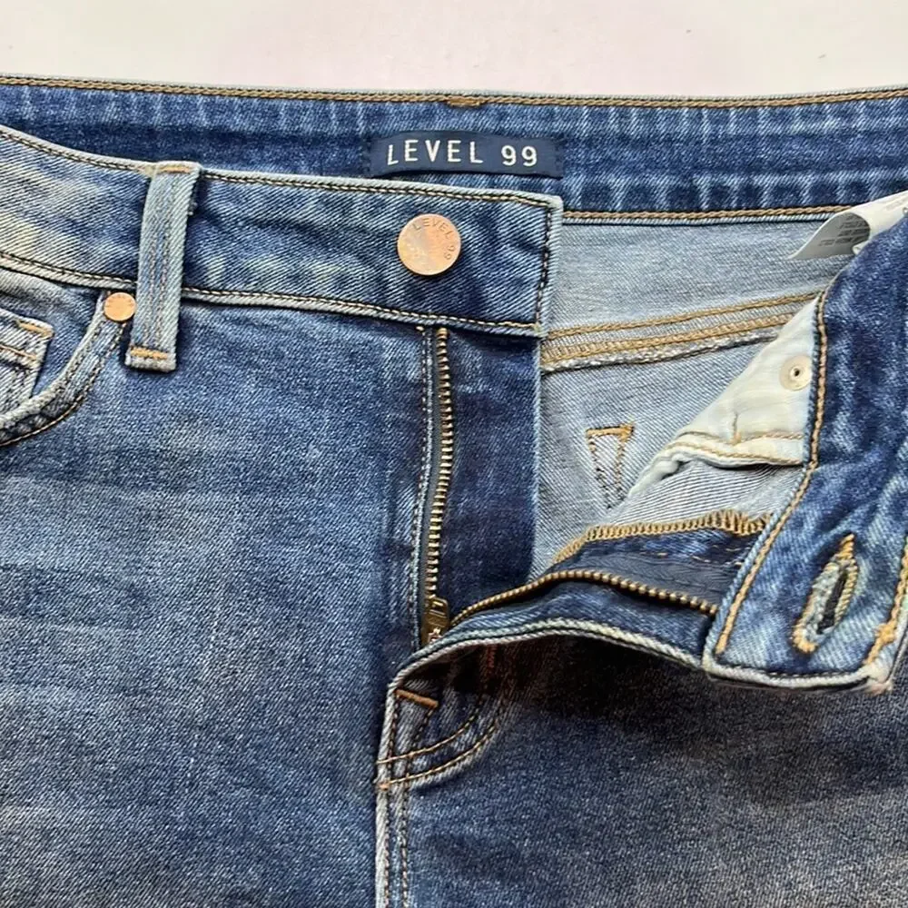Level 99 4” Inseam High Rise Cuffed Shorts Size 29